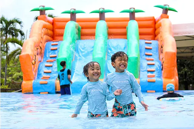 【7/19~9/28限定】巨大充氣水池 @ 美麗椰公園沖繩・東南植物樂園
