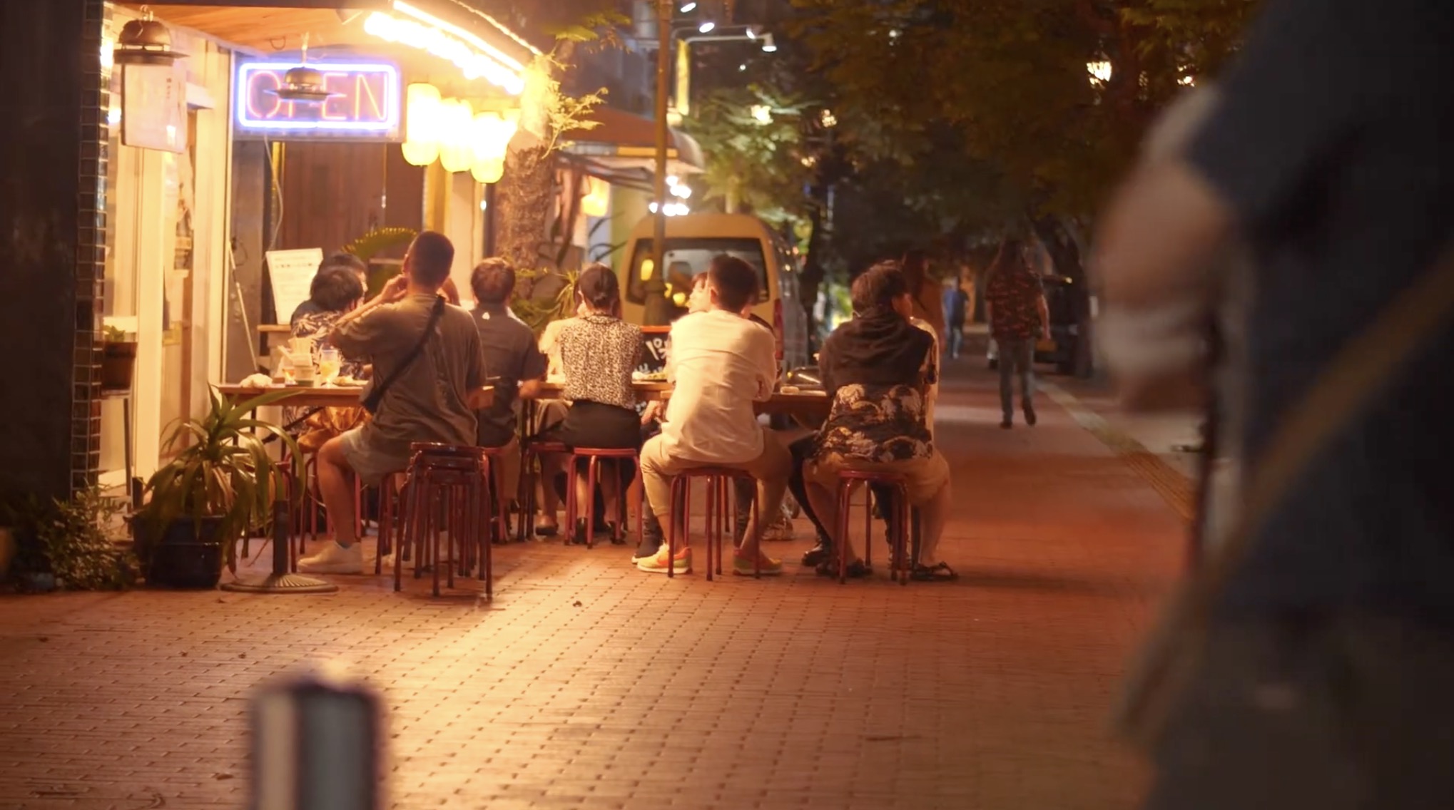 夜の街沖縄市コザ・ナイトツアー