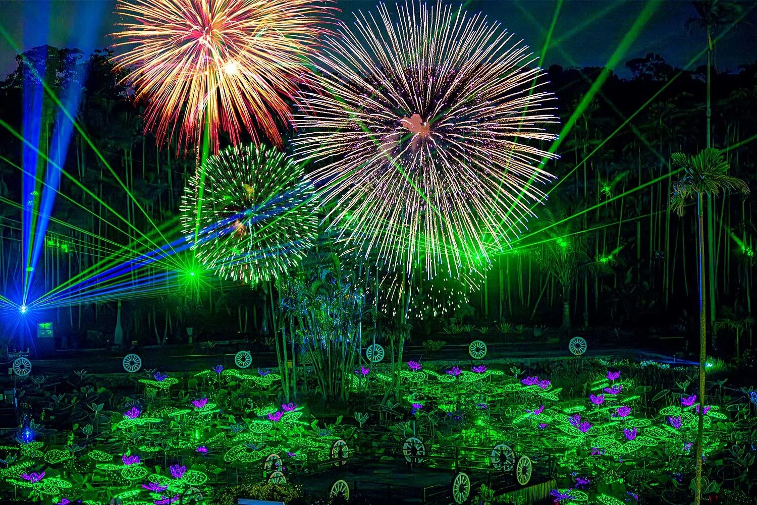 [5/2-5/5] 4日間限りの特別花火＆レーザーショー！@東南植物楽園